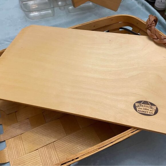 Peterboro Buffet Serving Basket w/Liners & Dividers - Picture 6 of 10